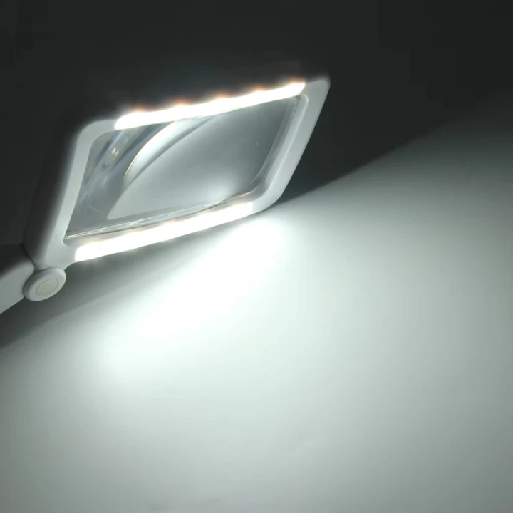 LUPA DO CZYTANIA 4X DLA SENIORA PODŚWIETLENIE LED Z AKUMULATOREM 2.JPG